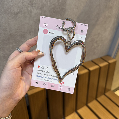 ins日韩重工金属大爱心挂链包包挂件个性创意高级新款小众女