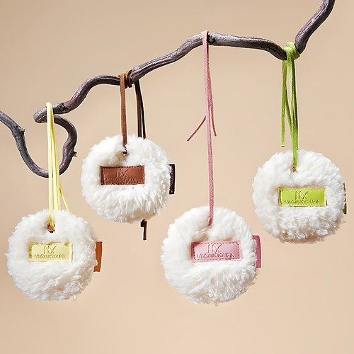 名薰优品羊羔毛车载衣柜香包挂件