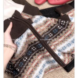 怎么穿怎么美！【红茶拿铁】高领提花开衫拼色拉链毛衣外套725057