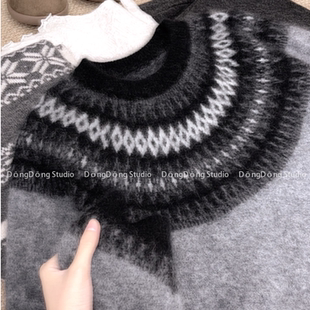 针织毛衣257187 费尔岛提花圆领套头宽松长袖 大角羊拉绒 黑凤凰