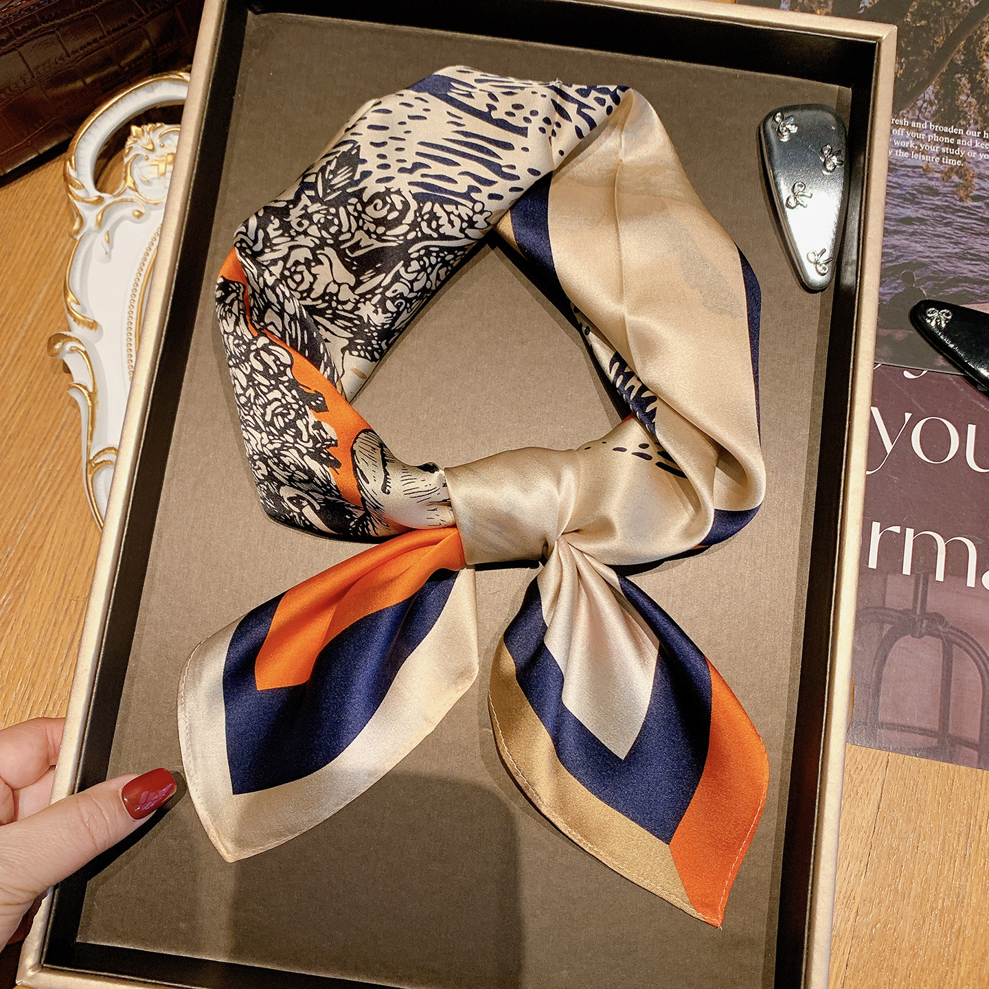 橙色马车春季新款真丝方巾女丝巾杭州桑蚕丝围巾薄款领巾护颈围脖