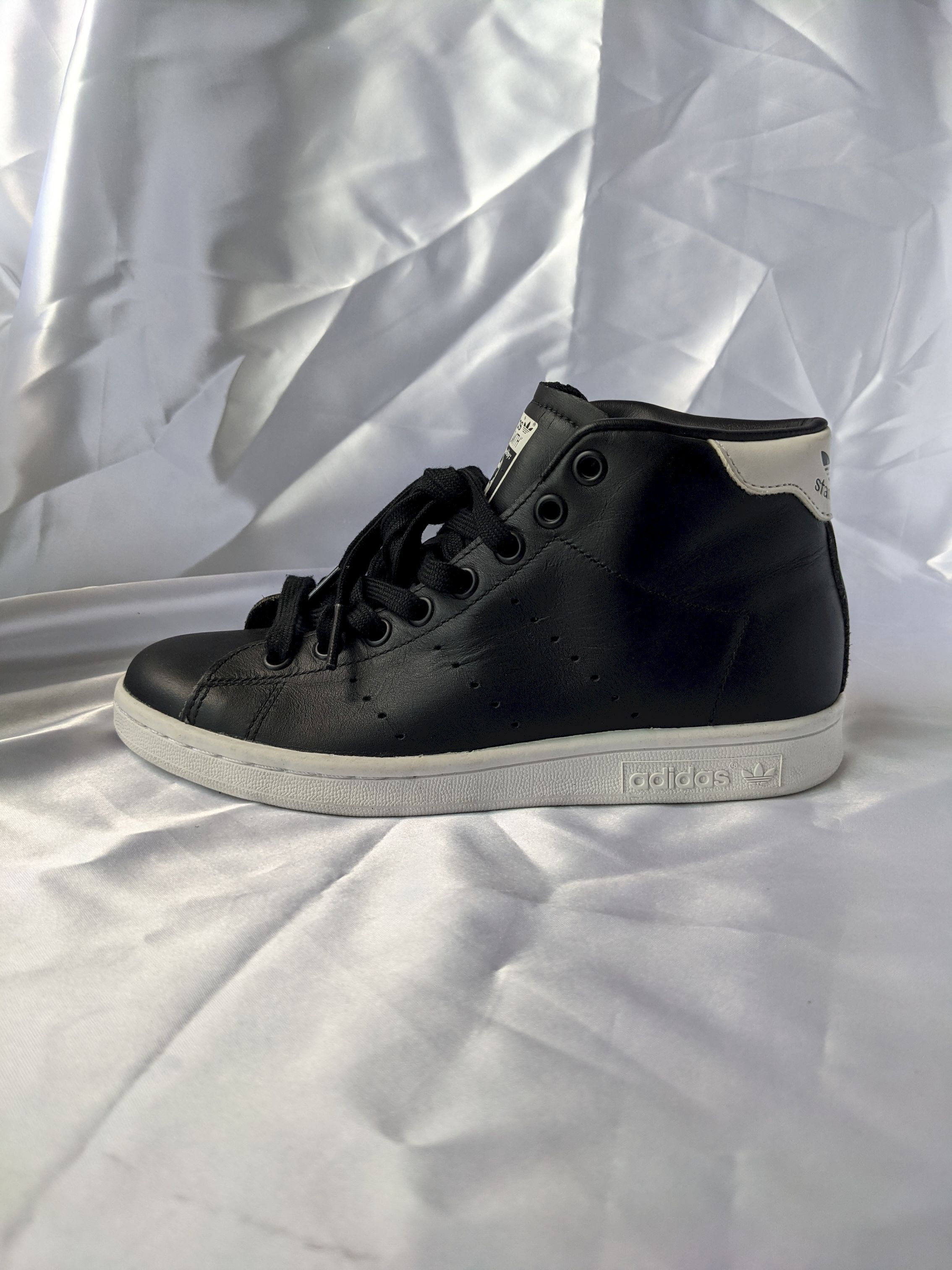 三叶草 adidas Originals Stan Smith Mid 女子高帮休闲鞋 S75027