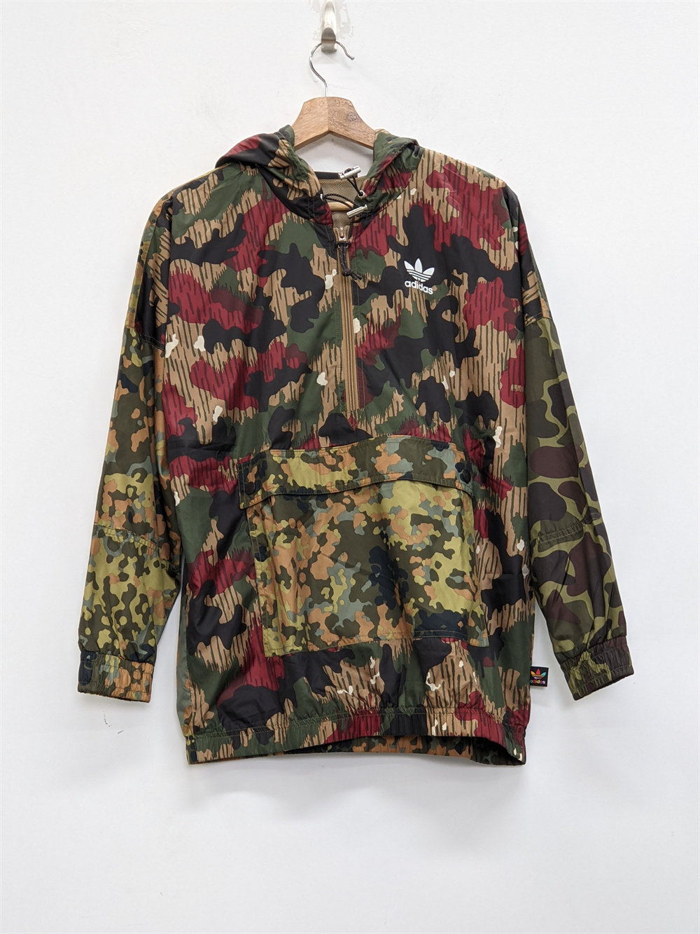 联名 Pharrell Williams x adidas 菲董女风衣卫衣套头衫 CY7486