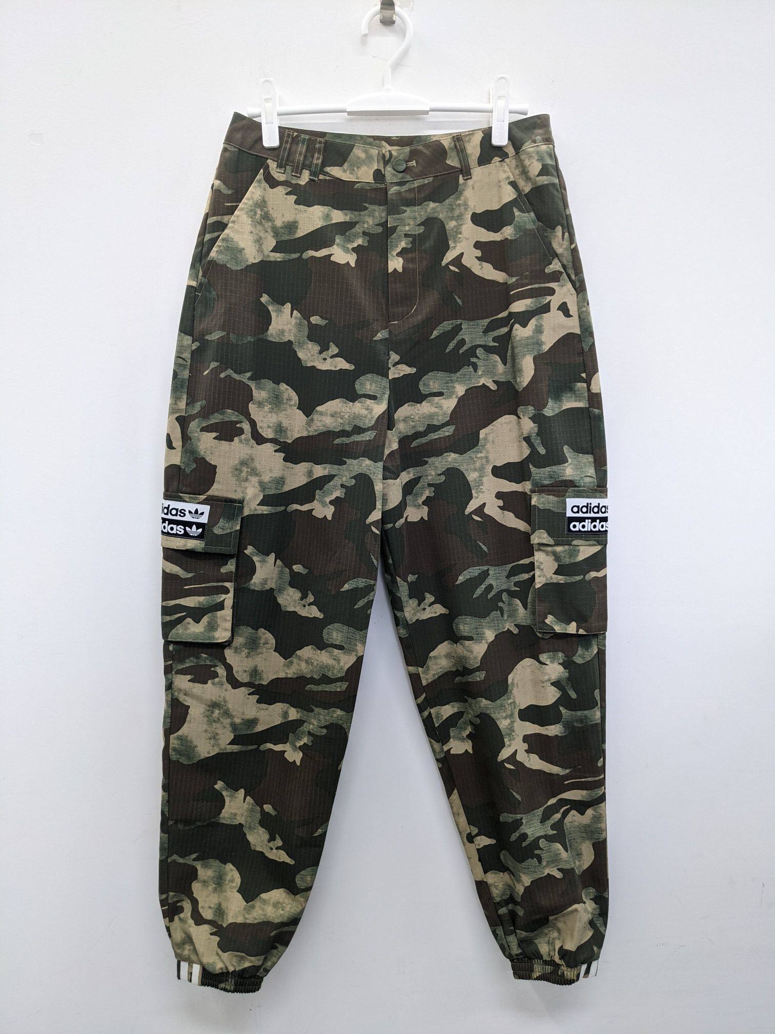 正品 ADIDAS 三叶草 迷彩印花双层LOGO工装口袋女运动长裤 ED7457