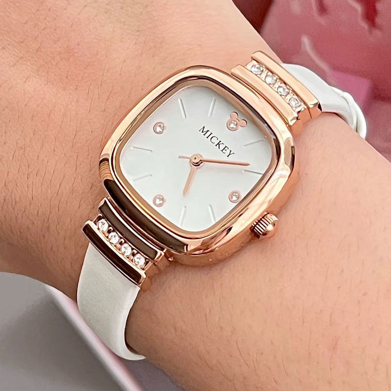 香港迪士尼手表女士女款轻奢小众女式复古腕表新款生日礼物送女生