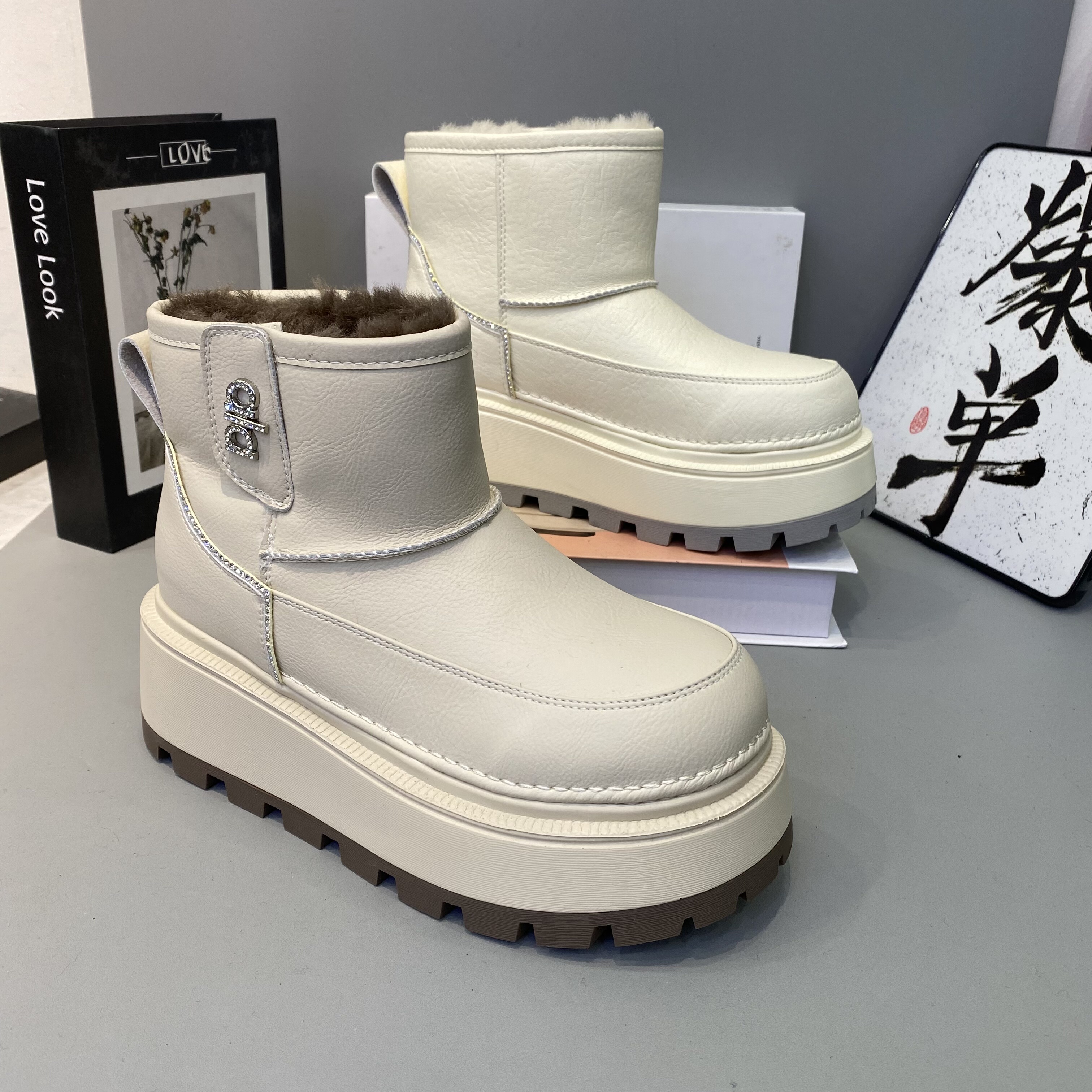 2025冬季女靴松糕防滑厚底加棉雪地靴真皮增高羊毛口女潮靴厚棉鞋