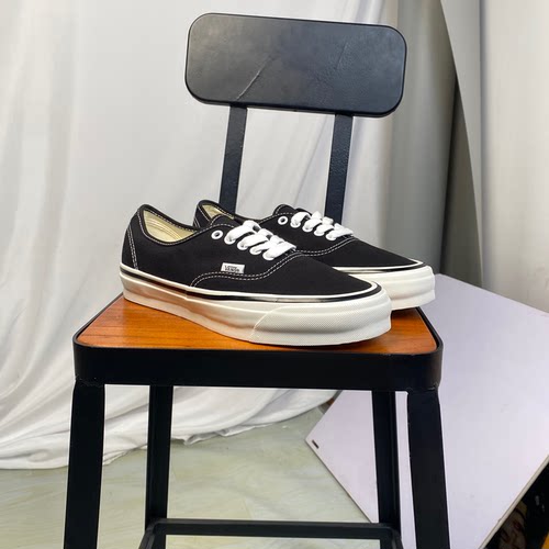 VANS范斯低帮帆布休闲板鞋