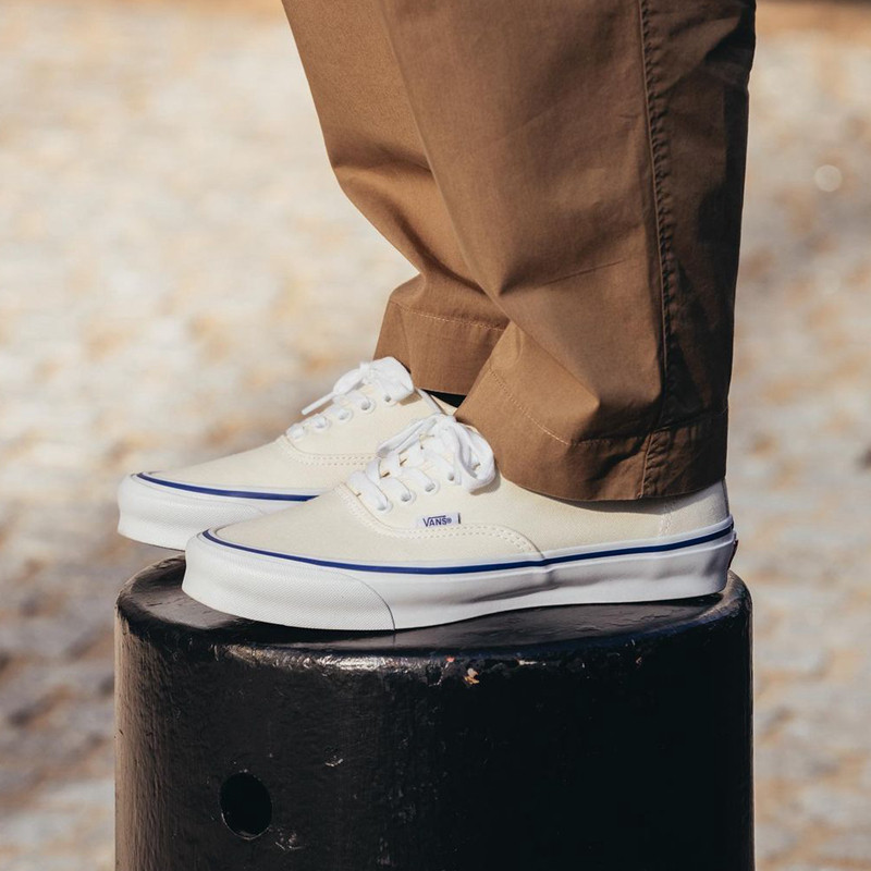 VANS范斯Authentic低帮经典款情侣帆布男女休闲板鞋VN000EE3WHT