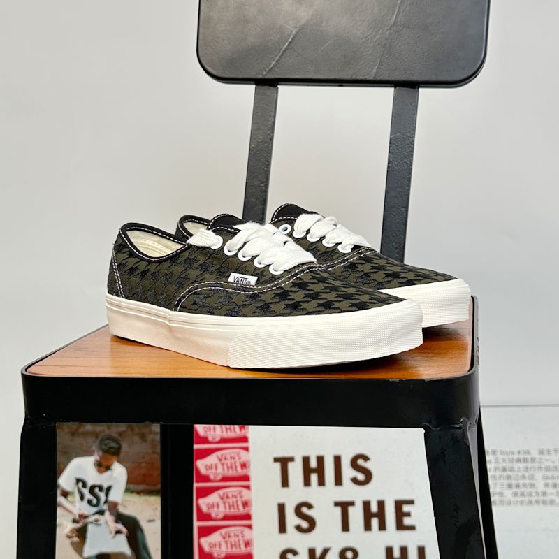 VANS范斯AUTHENTIC低帮帆布板鞋