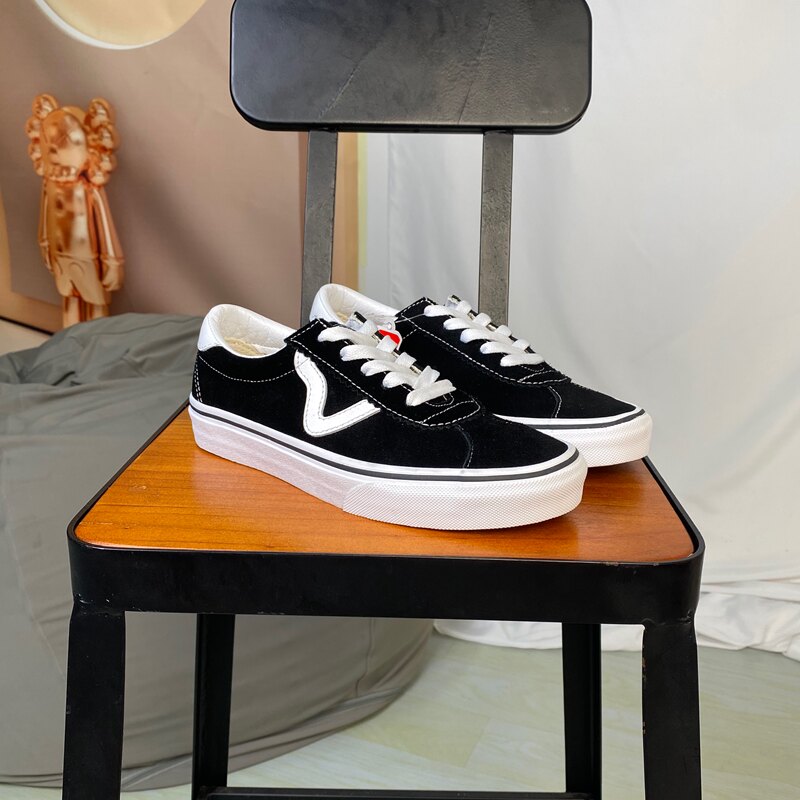 VANS范斯低帮黑白经典款休闲板鞋