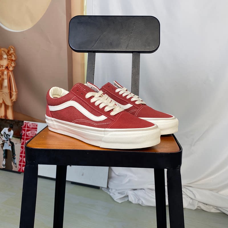 VANS范斯低帮红色休闲板鞋