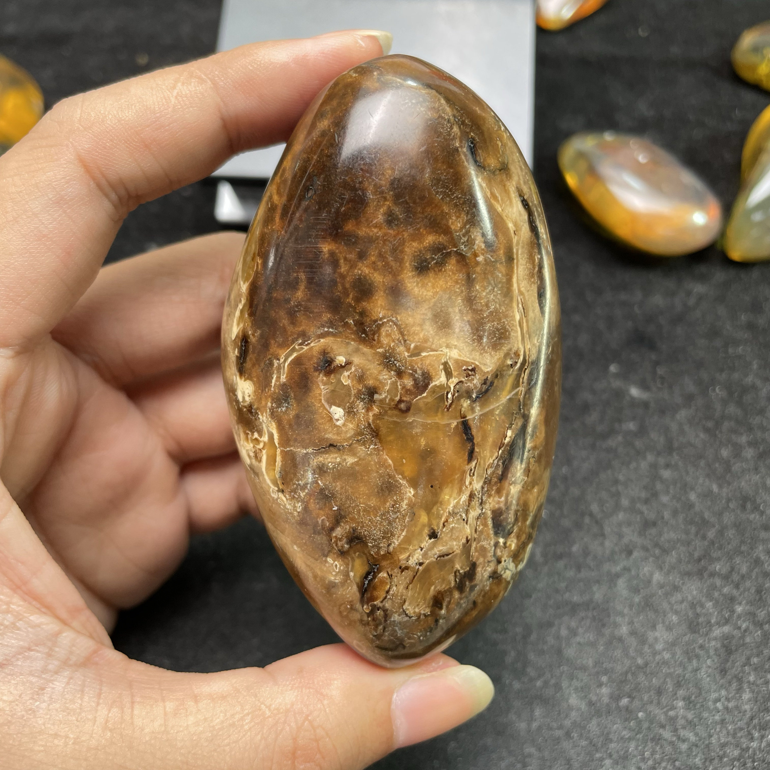 天然缅甸琥珀根珀黄根咖啡根裸石原石手把件吊坠把玩件加工圆珠