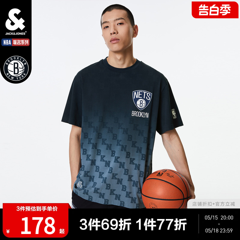 杰克琼斯夏季男士NBA联名篮网队个性渐变字母满印logo刺绣短袖T恤