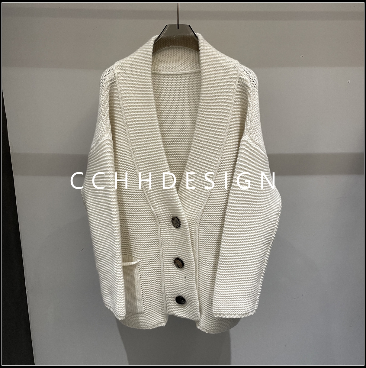 欧洲站女装2025年冬季气质时尚百搭宽松简约洋气翻领山羊绒针织衫