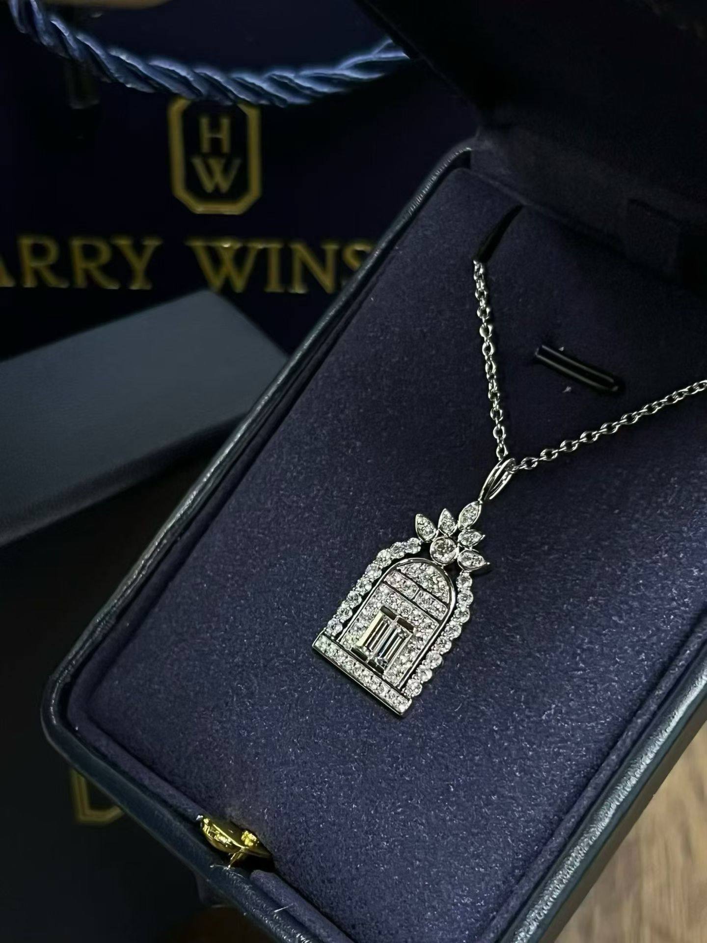 项链幸福之门满钻城堡钻石锁骨链香水瓶女