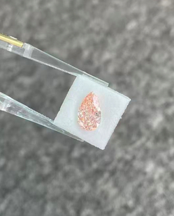 一克拉一卡水滴粉钻fvp培育粉钻石裸石 可定做钻戒婚戒 IGI证书
