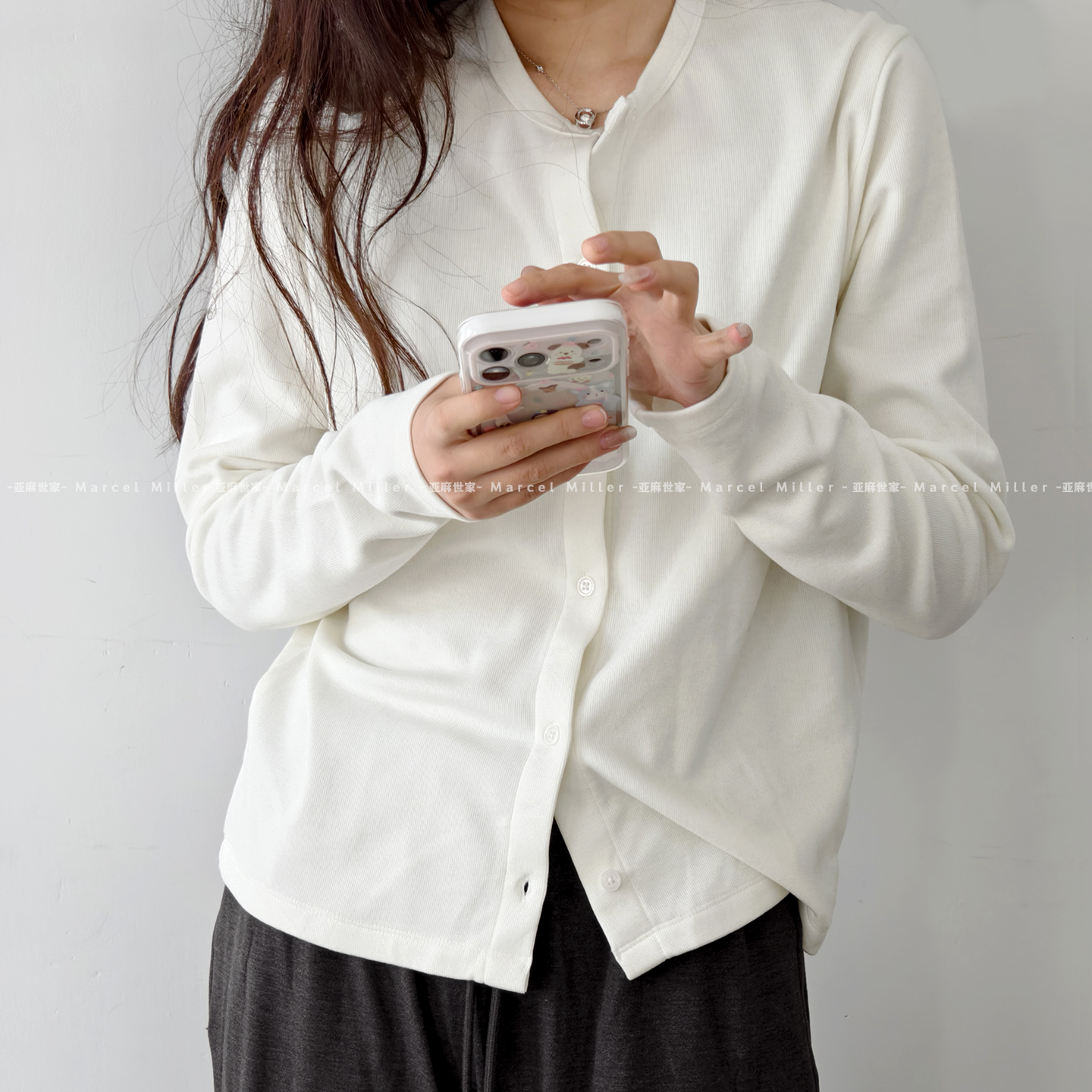 软糯轻暖羊毛再生纤维圆领开衫