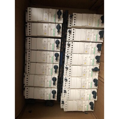 施耐德LUCB12BL全新拍前请询价