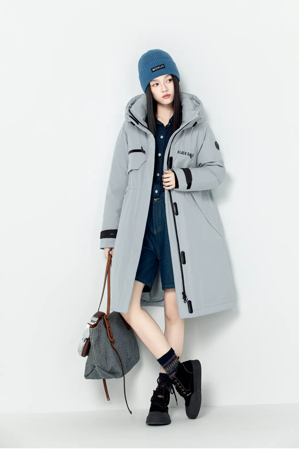 文2025冬季女款羽绒服衣壳九派克服