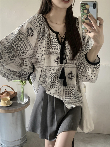 Real price Korean Vintage round neck loose lace up long sleeved shirt sweet temperament Floral Shirt