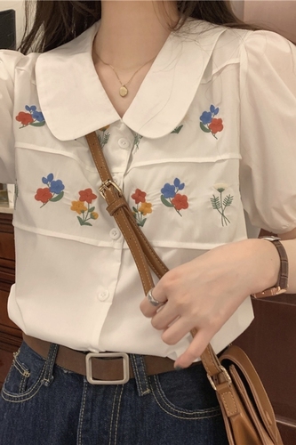 Real price! Korean white shirt women's design flower embroidery doll neck loose short sleeve shirt