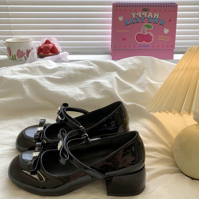 粗跟小皮鞋女2024春秋新款法式复古浅口玛丽珍单鞋配裙子jk高跟鞋