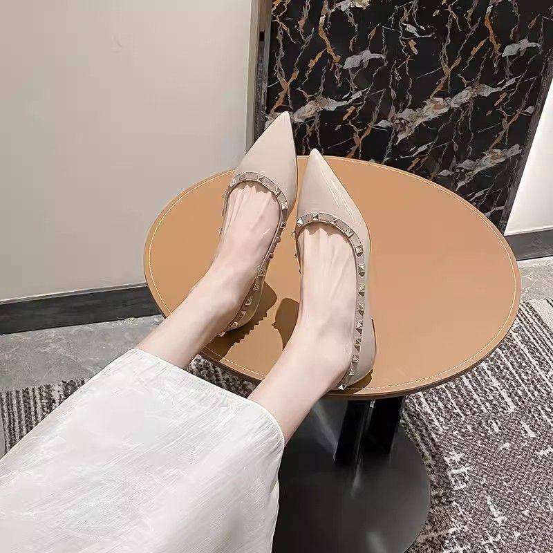 2025新款春秋铆钉尖头单鞋平底柳丁浅口舒适漆皮鞋平软底女鞋船鞋,女鞋,浅口单鞋,淘宝优惠券,粉丝福利购,淘宝优惠卷