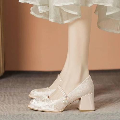 玛丽珍鞋搭配马面裙旗袍的鞋子新中式国风缎面礼服婚礼法式高跟鞋