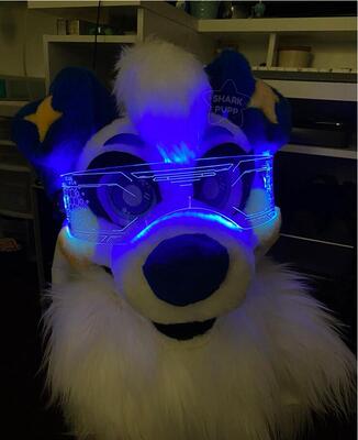 发光可穿戴仿真可穿戴卡通人偶