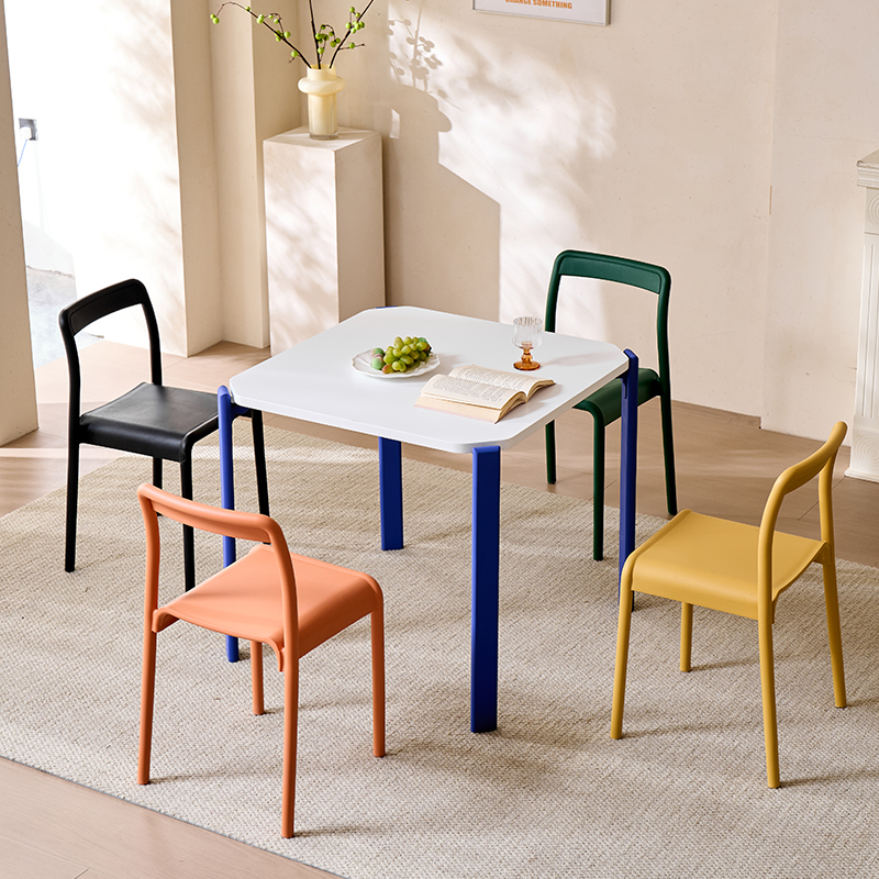 北欧创意彩色塑料餐椅