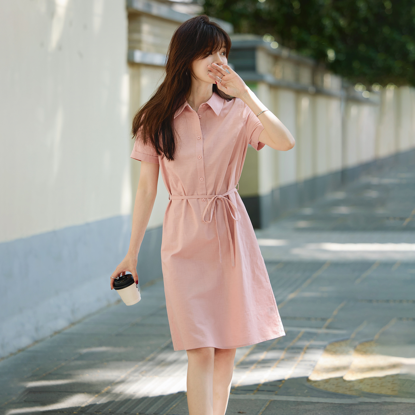 甜美简约风翻领连衣裙女2025夏季新款休闲舒适系带A字中长裙B