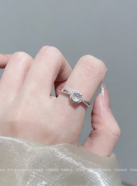 小巧精致仿玉髓锆石戒指女