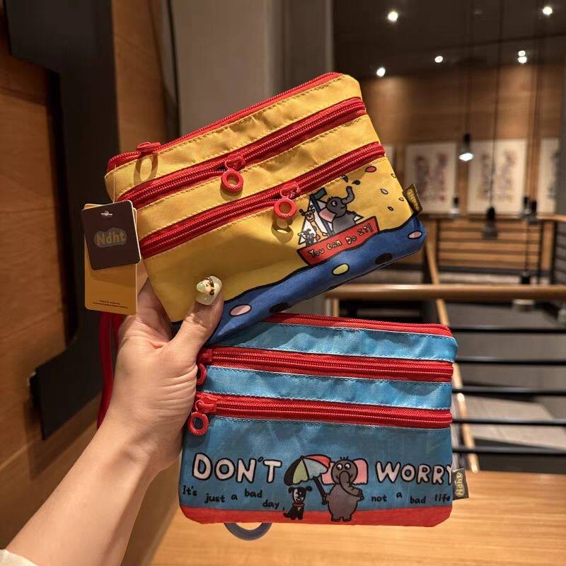 可爱卡通三层拉链护照收纳包化妆包零钱耳机便携手拎证件包