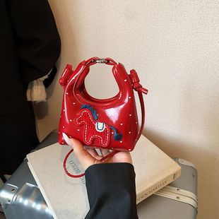 2026新款小马背心包精致迷你红色斜挎包时尚百搭女童小拎包零钱包