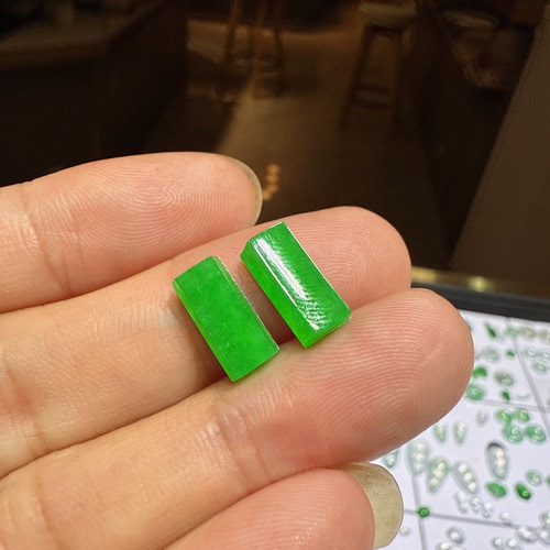 缅甸A货冰种阳绿方条