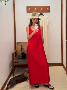 法式复古红色无袖背心连衣裙女夏季新款设计感小众修身显瘦长裙