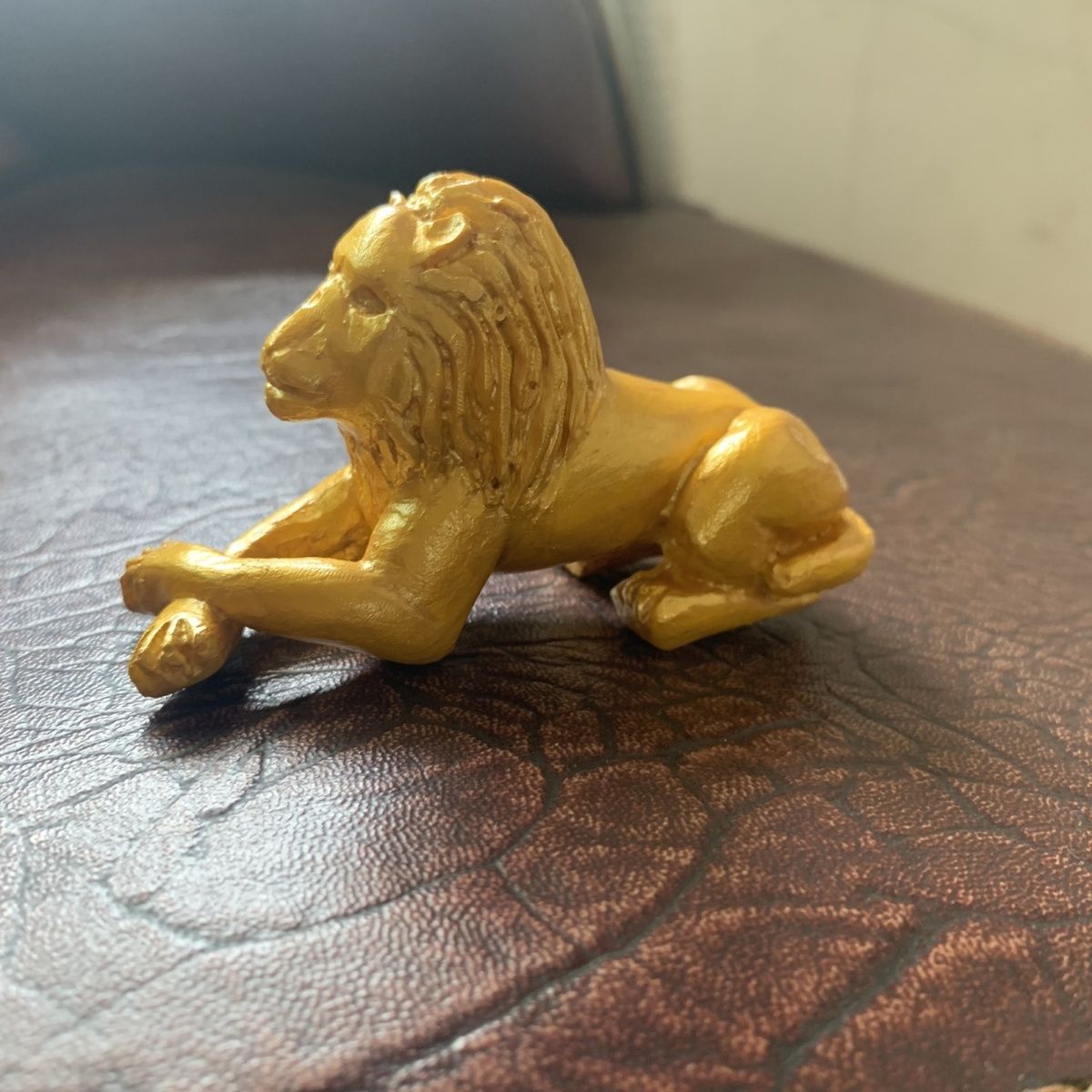 暗区突围近战武器周边暗区突围金狮子手办模型手游周边立体模型摆