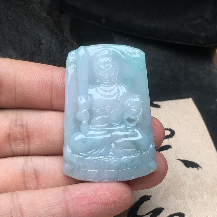 玉石寨A货翡翠挂坠不动明王