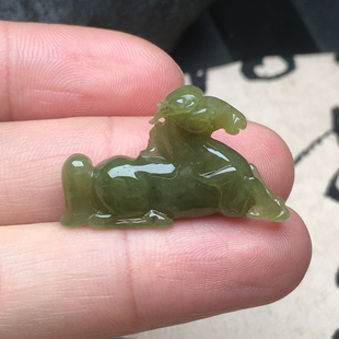 黄翡生肖马吊坠缅甸保真老坑A货冰糯种玉石立体小马项坠包邮送证