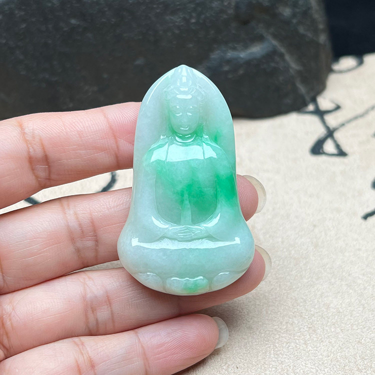 缅甸A货冰糯阳绿翡翠观音吊坠