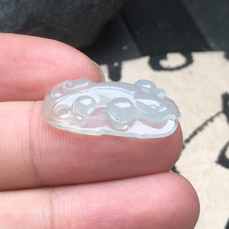 玉石寨A货冰糯种A货貔貅挂坠