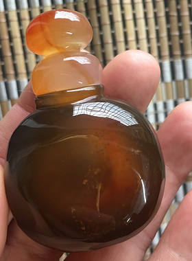 玉石寨原色玛瑙鼻烟壶