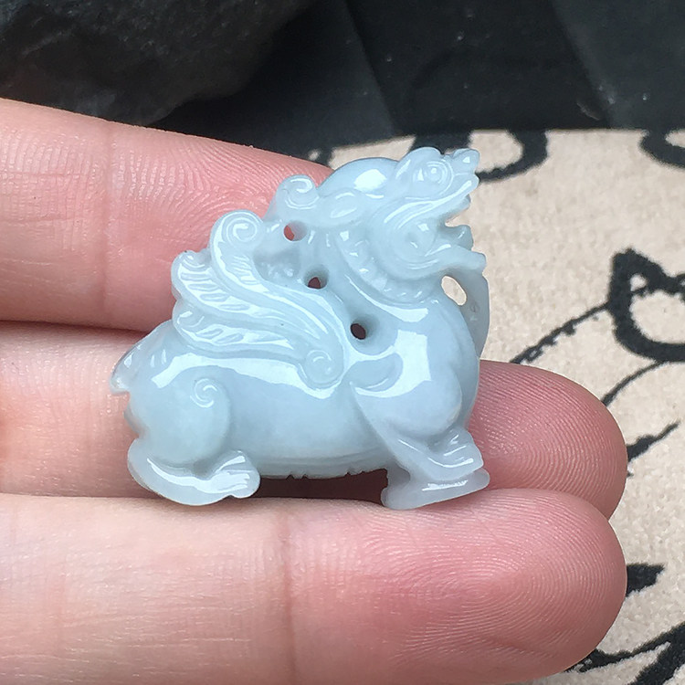 玉石寨玉器A货翡翠送证书包邮