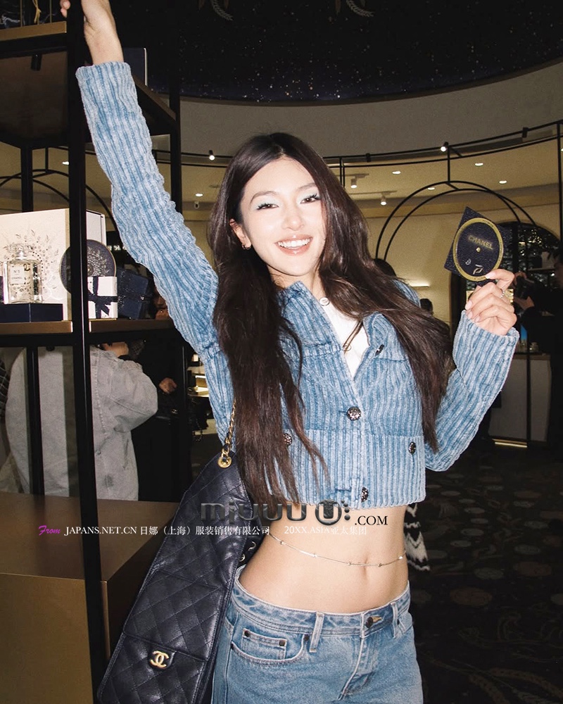 日娜高奢20XXASIA BUYER 12 eop 小众设计感蓝色短款修身辣妹外套