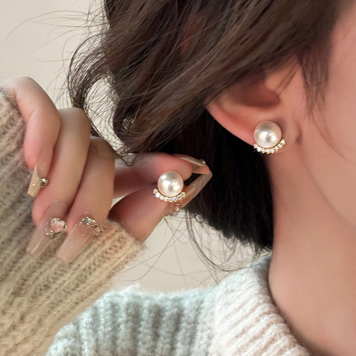 微笑水钻珍珠耳钉女小众高级感耳夹无耳洞耳环2025新款爆款耳饰品