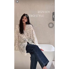 DD STY【冬款上新】小众设计V领排扣蕾丝钩花上衣 8805