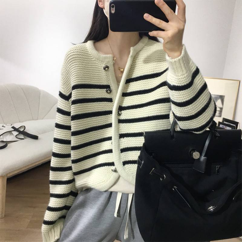 年秋冬新款韩国东大门小香风织条纹针开衫粗棒针毛衣女外套女