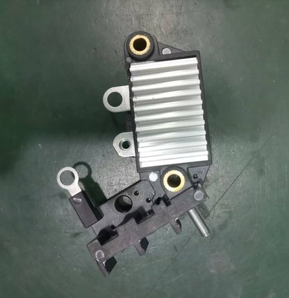 沃德东方红收割机玉柴发电机调节器JFZ1833