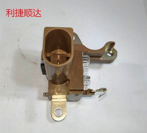 适用于 原装铃木锋驭SCROSS 启悦发电机调节整流桥器GC8 4570