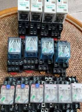 中间继电器RXM2AB2ED-48VDC有4个，欧姆龙